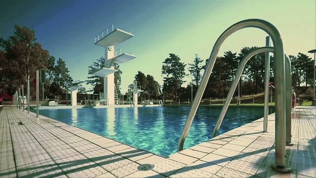 Video Reference N2: Swimming pool, Water, Property, Leisure centre, Leisure, Architecture, Real estate, Building, Recreation, Vacation