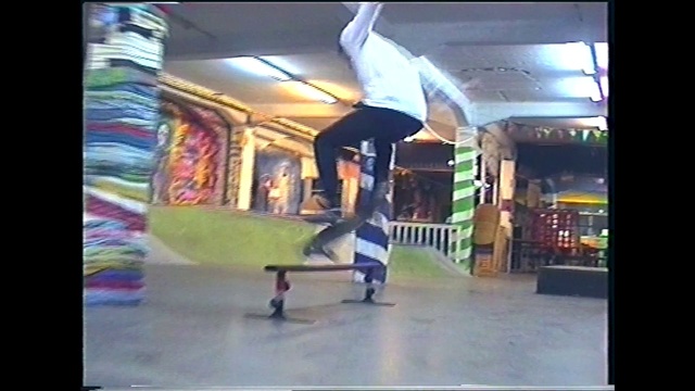 Video Reference N0: Skateboard, Skateboarding, Kickflip, Street dance, Flip (acrobatic), Street stunts, Recreation, Skateboarder, Extreme sport, Skatepark