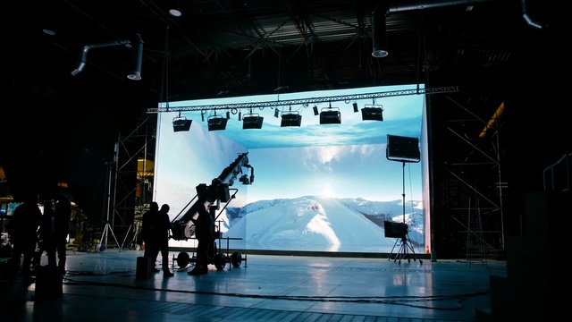 Video Reference N0: Stage, Display device, Projection screen, Technology, Flat panel display, Electronic device, Led display, Performance, Music venue, Theatre, Person