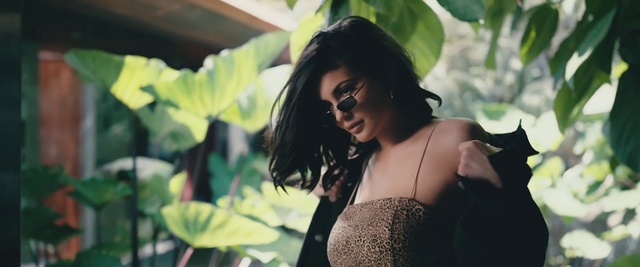 Video Reference N2: Black hair, Beauty, Smile, Photography, Photo shoot, Glasses, Plant, Long hair, Brown hair