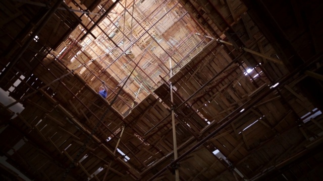 Video Reference N1: Architecture, Ceiling, Daylighting, Scaffolding, Building, Wood, Beam, Roof, Night, City