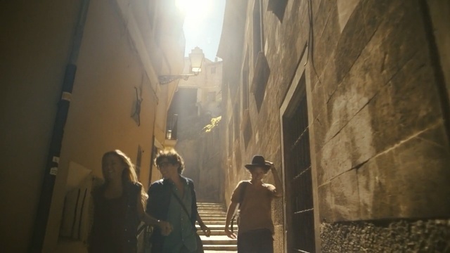 Video Reference N0: Alley, Light, Snapshot, Standing, Street, Sunlight, Infrastructure, Fun, Temple, Architecture, Person