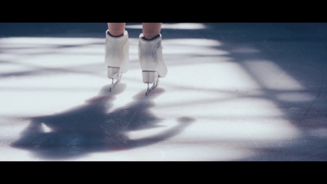 Video Reference N3: Ice skating, Figure skate, Footwear, Leg, Skating, Ice skate, Ice rink, Recreation, Figure skating, Shoe