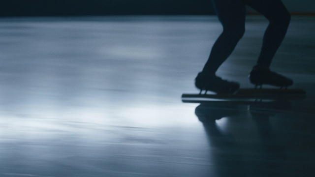 Video Reference N3: Figure skate, Ice skating, Blue, Ice skate, Skating, Figure skating, Water, Recreation, Leg, Sky