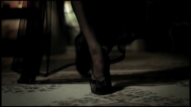 Video Reference N14: Black, Darkness, Leg, Footwear, Photography, Human leg, Human body, Atmosphere, Shoe, Fun