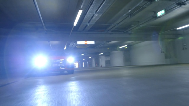 Video Reference N9: Light, Lighting, Parking, Automotive lighting, Parking lot, Line, Floor, Architecture, City, Flooring