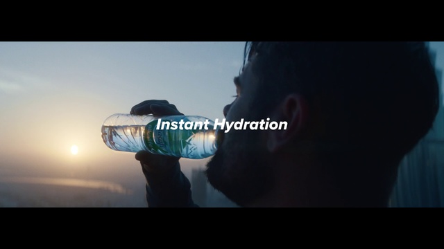 Video Reference N1: Water, Photography, Sky, Backlighting, Digital compositing, Lens flare, Flash photography, World, Drink, Screenshot