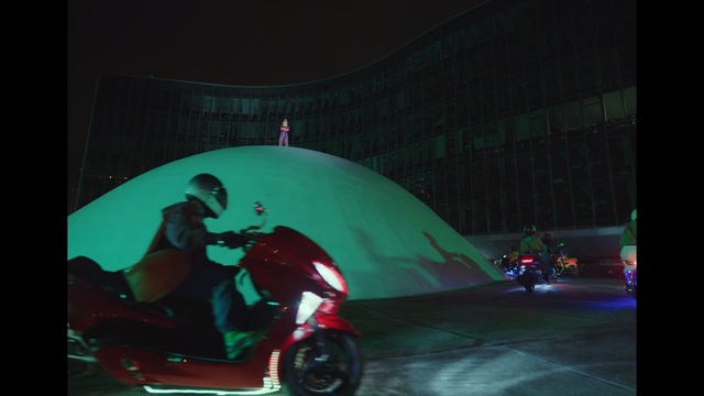 Video Reference N5: Green, Mode of transport, Vehicle, Night, Photography, Automotive lighting, Scooter, Midnight, Motorcycle, Car