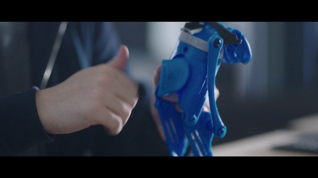 Video Reference N4: Blue, Action figure, Cobalt blue, Hand, Azure, Arm, Electric blue, Fictional character, Joint, Finger