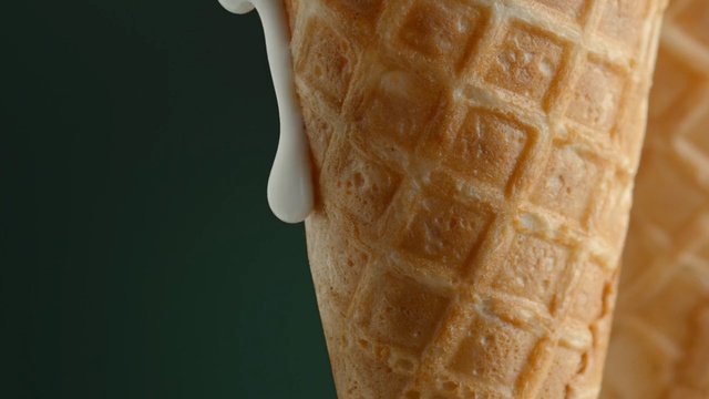 Video Reference N0: ice cream cone, treacle tart, food