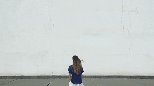 Video Reference N8: White, Photograph, Blue, Atmospheric phenomenon, Snapshot, Standing, Sky, Photography, Denim, Shoe, Person
