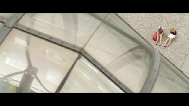 Video Reference N0: Stairs, Architecture, Glass, Handrail, Escalator, Daylighting, Vehicle, Metal, Automotive window part