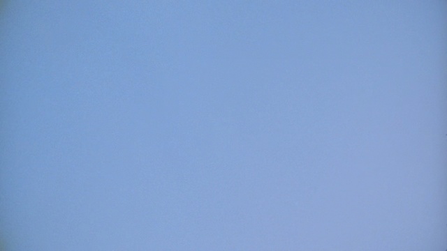 Video Reference N1: Sky, Blue, Daytime, Azure, Atmosphere, Calm, Cloud