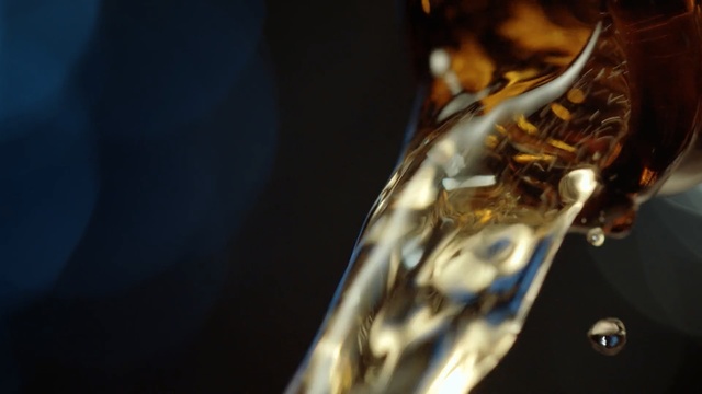 Video Reference N6: Water, Close-up, Glass, Macro photography, Reflection, Photography, Transparent material, Liquid, Metal