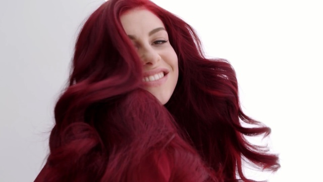 Video Reference N5: Hair, Red, Face, Hair coloring, Long hair, Red hair, Hairstyle, Lip, Beauty, Chin, Person