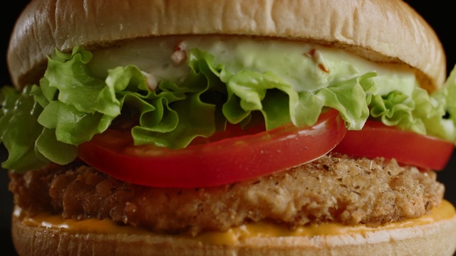 Video Reference N2: Dish, Food, Fast food, Hamburger, Buffalo burger, Veggie burger, Cuisine, Original chicken sandwich, Junk food, Burger king grilled chicken sandwiches