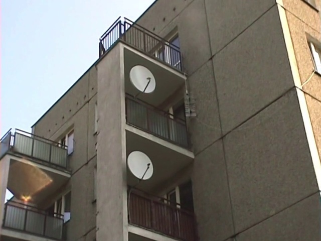 Video Reference N1: Architecture, Property, Building, Facade, Commercial building, Brutalist architecture, House, Apartment, Daylighting, Real estate