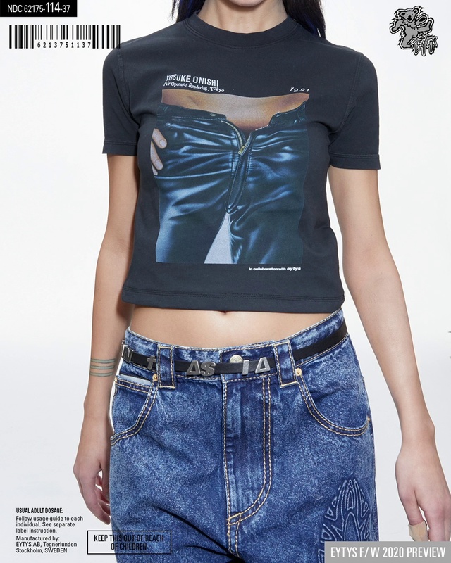 Video Reference N1: Clothing, T-shirt, Jeans, Crop top, Denim, Fashion, Sleeve, Waist, Muscle, Shoulder