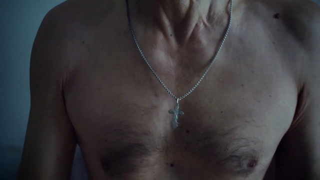 Video Reference N11: Neck, Chest, Skin, Necklace, Jewellery, Body jewelry, Chain, Fashion accessory, Muscle, Pendant