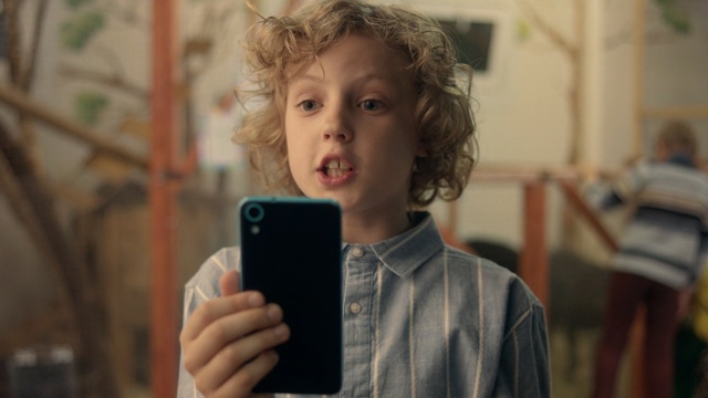 Video Reference N0: Child, Technology, Electronic device, Adaptation, Gadget, Photography, Person