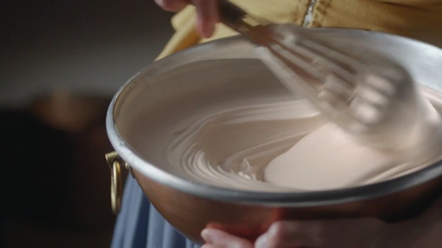 Video Reference N1: Food, Whisk, Cuisine, Dish, Cream, Ingredient, Dairy, Buttercream, Bowl, Recipe
