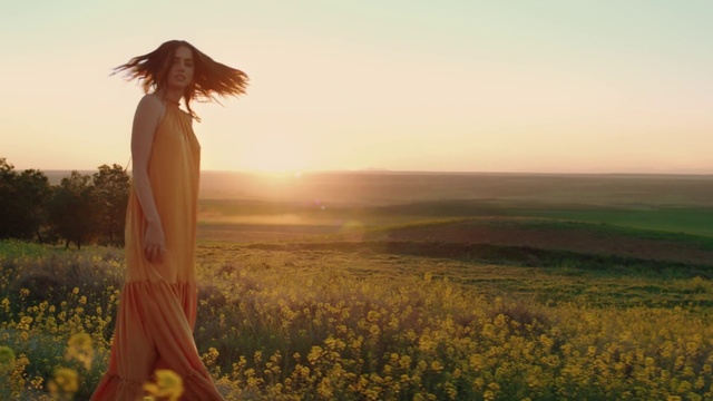 Video Reference N3: People in nature, Nature, Morning, Sunlight, Summer, Sky, Field, Dress, Photography, Happy