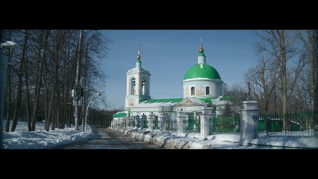 Video Reference N0: Landmark, Place of worship, Architecture, Winter, Building, Sky, Tree, Church, Steeple, Photography