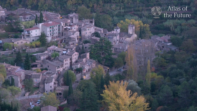Video Reference N6: Mountain village, Human settlement, Town, Urban area, City, Hill station, Aerial photography, Village, Metropolitan area, Tree