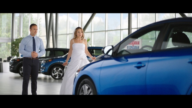 Video Reference N6: Vehicle, Car, Automotive design, Vehicle door, Transport, Mid-size car, Car dealership, Mode of transport, City car