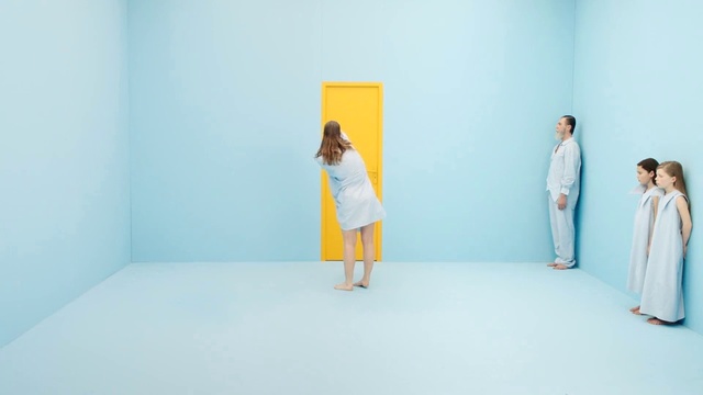 Video Reference N5: White, Blue, Yellow, Fashion, Room, Textile, Photography, Art