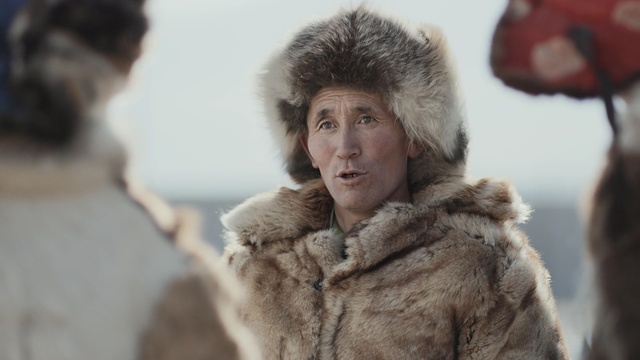 Video Reference N1: Fur clothing, Fur, Skin, Textile, Headgear, Natural material, Person