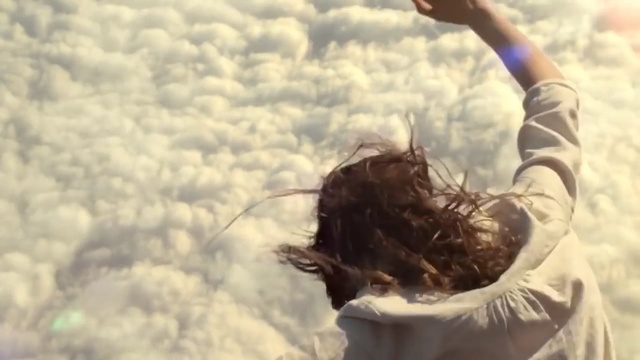Video Reference N7: People in nature, Sky, Cloud, Happy, Photography, Fun, Long hair, Smile, Meteorological phenomenon, Wing