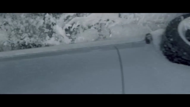 Video Reference N2: snow, automotive tire, tire, freezing, mode of transport, geological phenomenon, winter storm, winter, blizzard, automotive exterior