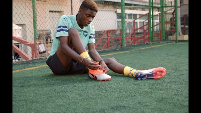 Video Reference N2: Grass, Sports, Player, Joint, Sports training, Team sport, Footwear, Human leg, Ball game, Ankle