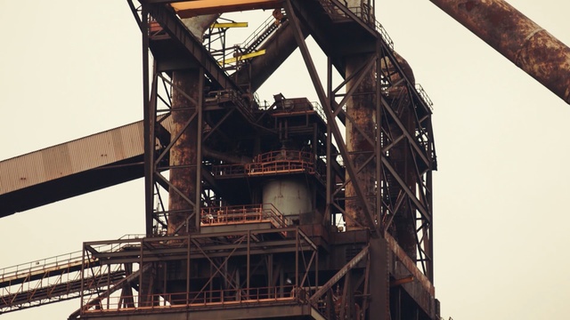 Video Reference N1: metal, iron, industry, crane, building