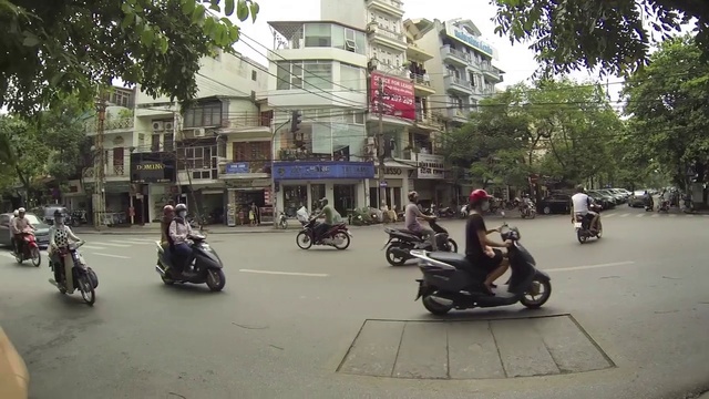 Video Reference N2: Mode of transport, Vehicle, Motor vehicle, Scooter, Transport, Street, Traffic, Vespa, Road, Motorcycle
