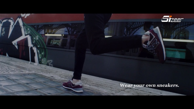 Video Reference N5: Footwear, Leg, Shoe, Screenshot, Human leg, Street stunts, Sportswear, Nike free, Recreation, Athletic shoe