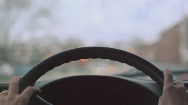 Video Reference N0: Steering part, Steering wheel, Eyewear, Auto part, Sunglasses, Rim, Wheel