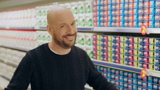 Video Reference N4: supermarket, grocery store, shopkeeper, product