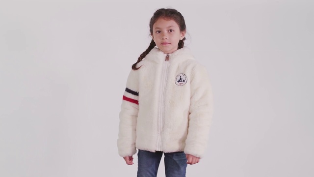 Video Reference N1: White, Clothing, Outerwear, Jacket, Hood, Sleeve, Beige, Fur, Coat, Textile