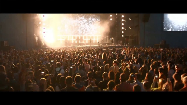 Video Reference N3: Crowd, Performance, Entertainment, People, Rock concert, Audience, Concert, Event, Light, Public event