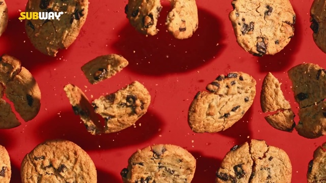 Video Reference N0: Dish, Food, Cuisine, Cookies and crackers, Snack, Ingredient, Cookie, Chocolate chip cookie, Dessert, Oatmeal-raisin cookies