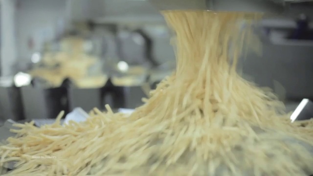 Video Reference N0: Noodle, Food, Rice noodles, Dairy, Vermicelli, Capellini, Cuisine, Cheese, Dish, Spaghetti