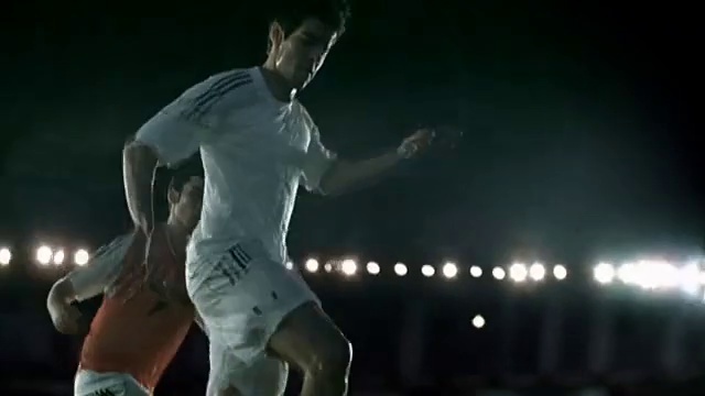 Video Reference N4: Football player, Football, Competition event, Player, Sport venue, Freestyle football, Darkness, Sports equipment, Soccer, Night