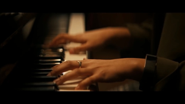 Video Reference N0: Pianist, Musician, Jazz pianist, Musical instrument, Hand, Finger, Music, Player piano, Piano, Nail