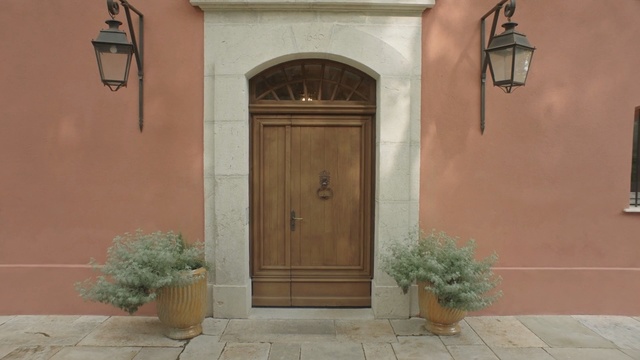 Video Reference N0: door, arch, window, facade, home, estate