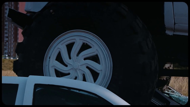Video Reference N3: Alloy wheel, Tire, Wheel, Automotive tire, Rim, Automotive design, Automotive wheel system, Auto part, Spoke, Automotive exterior