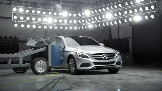 Video Reference N8: Land vehicle, Vehicle, Car, Luxury vehicle, Automotive design, Mercedes-benz, Mid-size car, Compact car, Auto show