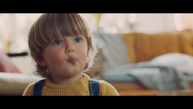 Video Reference N2: child, human hair color, nose, eye, boy, girl, cheek, toddler, human, organ, Person
