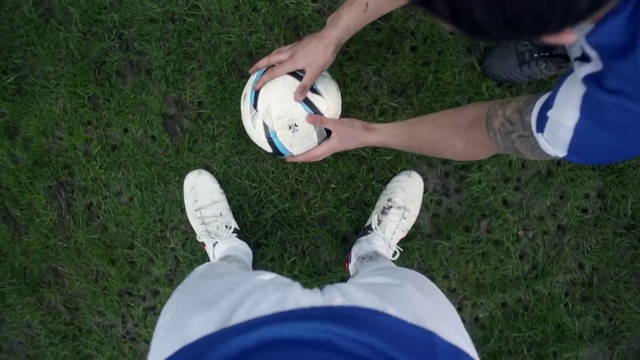 Video Reference N8: Footwear, Leg, Shoe, Grass, Soccer ball, Human leg, Hand, Finger, Foot
